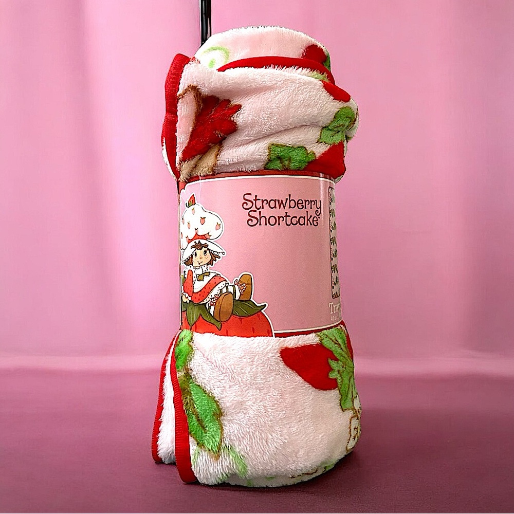 Strawberry Shortcake Travel Throw Plush Blanket